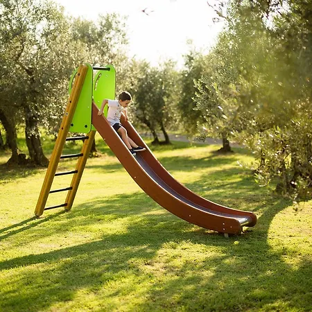 مزرعة للإقامة Tenuta Torre Rossa Farm & إمبرونيتا